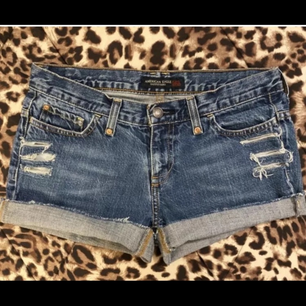 American Eagle Sz 4 Distressed Cut Off Jean Shorts